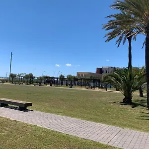 5 Personas Frente Al Mar Con Piscina Y Parking Cubelles