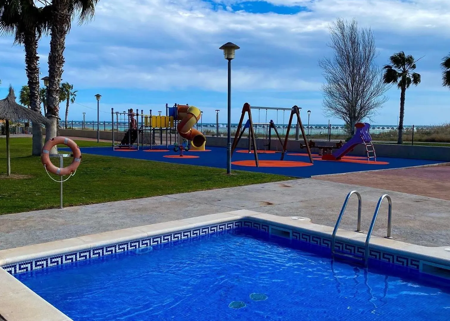 Playa, Piscina, Parking Genial Apartment Cubelles